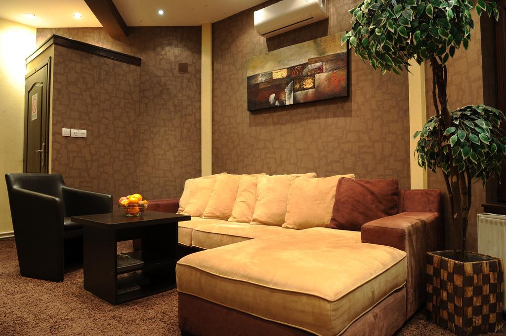 Klub Satelit Zlatibor Bed & Breakfast エクステリア 写真