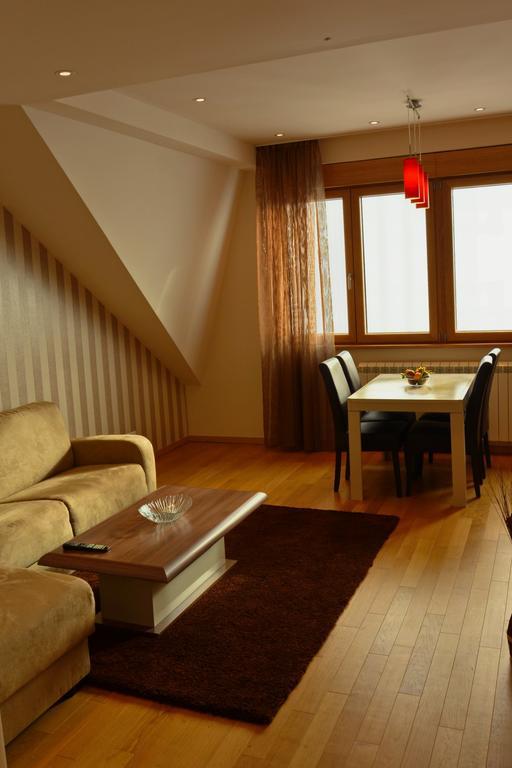 Klub Satelit Zlatibor Bed & Breakfast エクステリア 写真