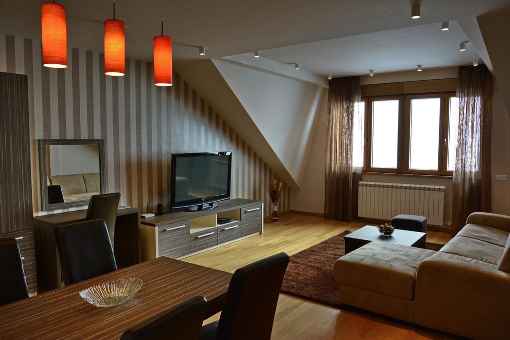 Klub Satelit Zlatibor Bed & Breakfast エクステリア 写真