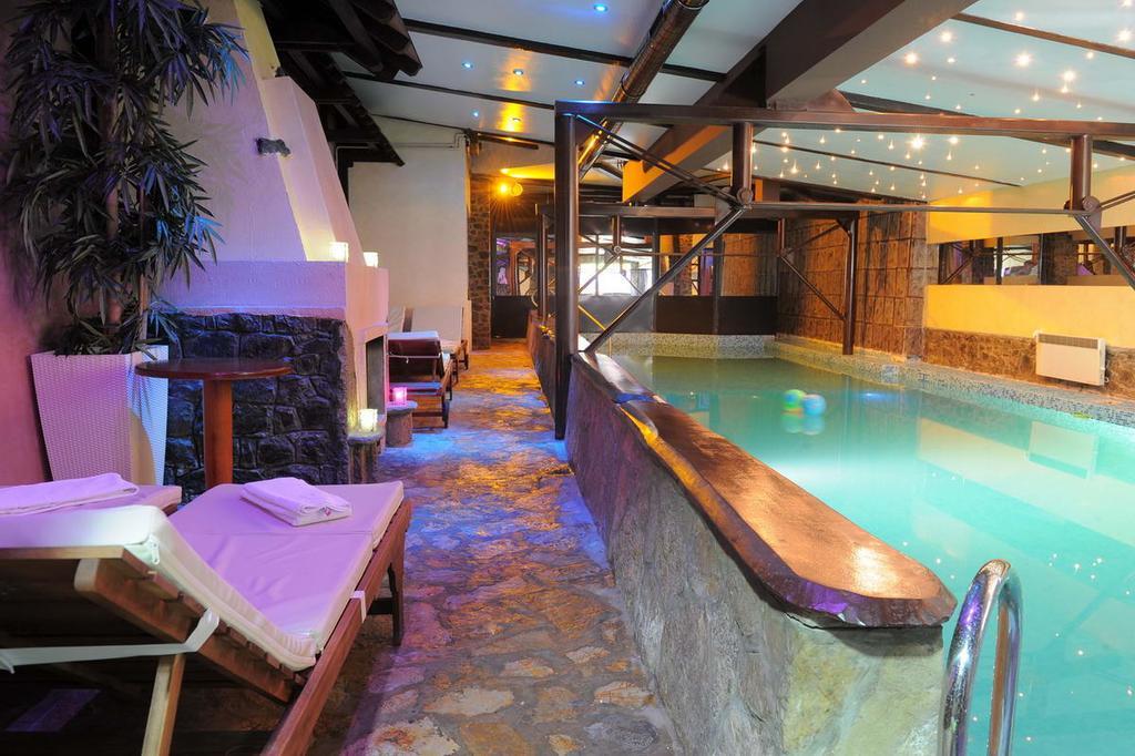 Klub Satelit Zlatibor Bed & Breakfast エクステリア 写真