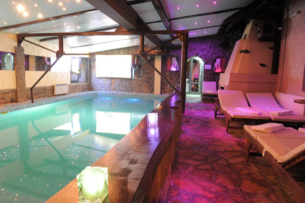 Klub Satelit Zlatibor Bed & Breakfast エクステリア 写真