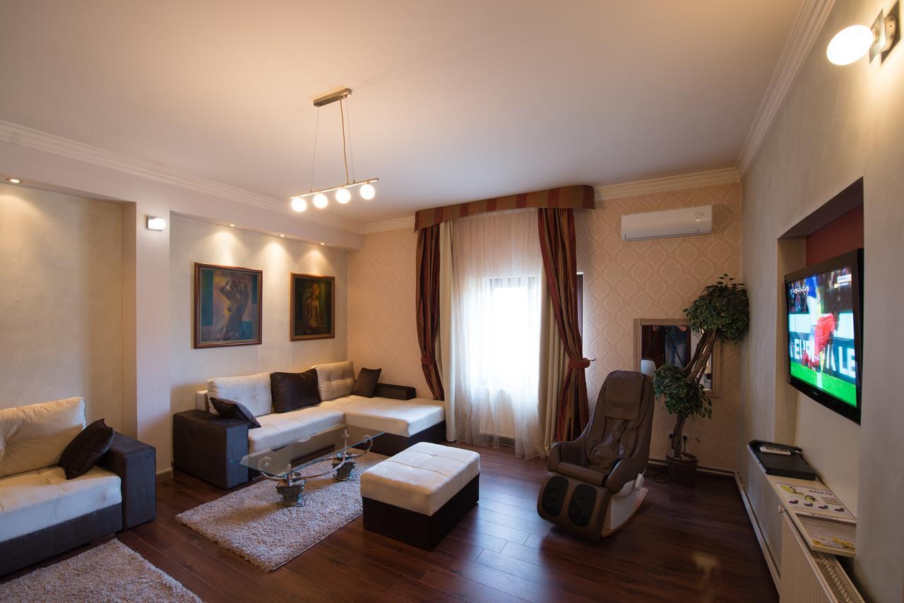 Klub Satelit Zlatibor Bed & Breakfast エクステリア 写真