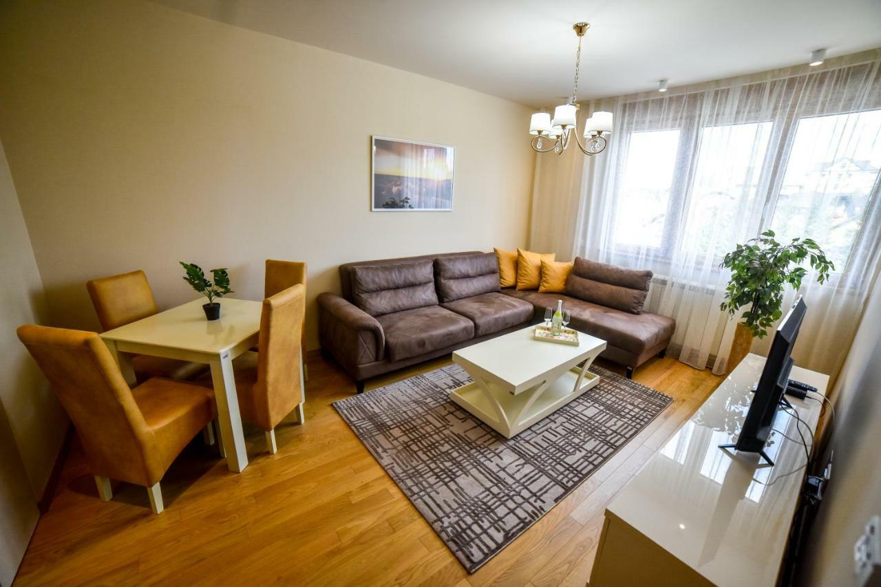 Klub Satelit Zlatibor Bed & Breakfast エクステリア 写真
