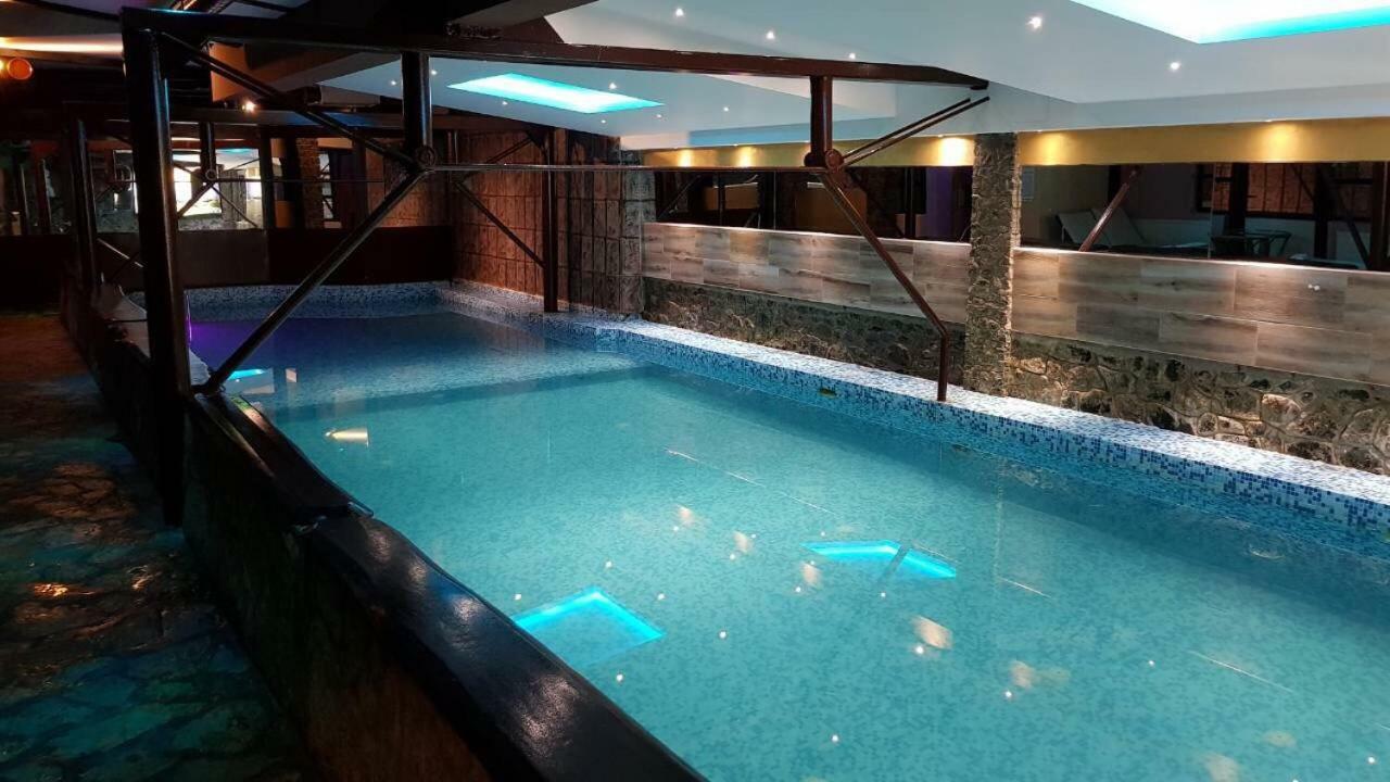Klub Satelit Zlatibor Bed & Breakfast エクステリア 写真